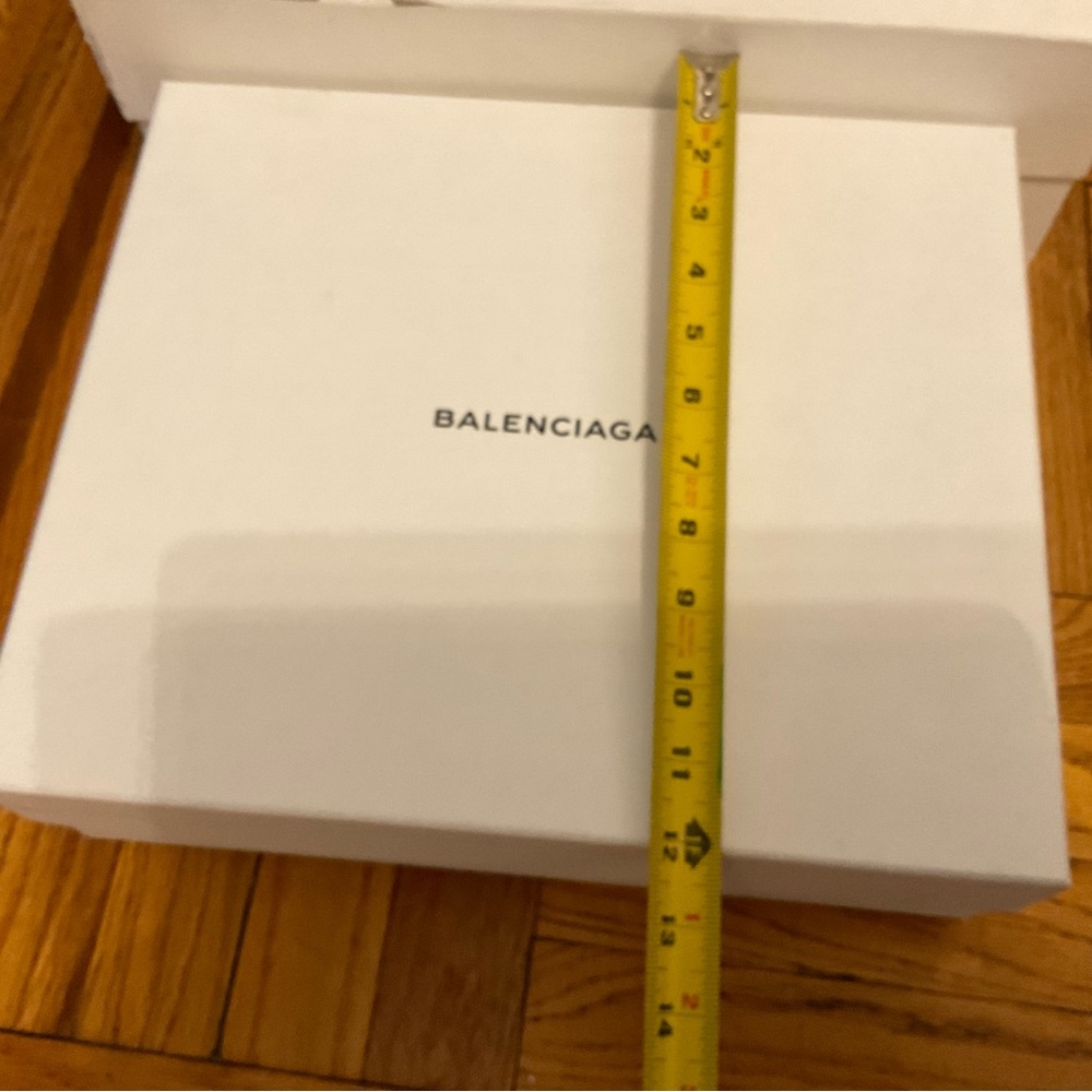 Balanciaga boxes - Picture 2 of 11